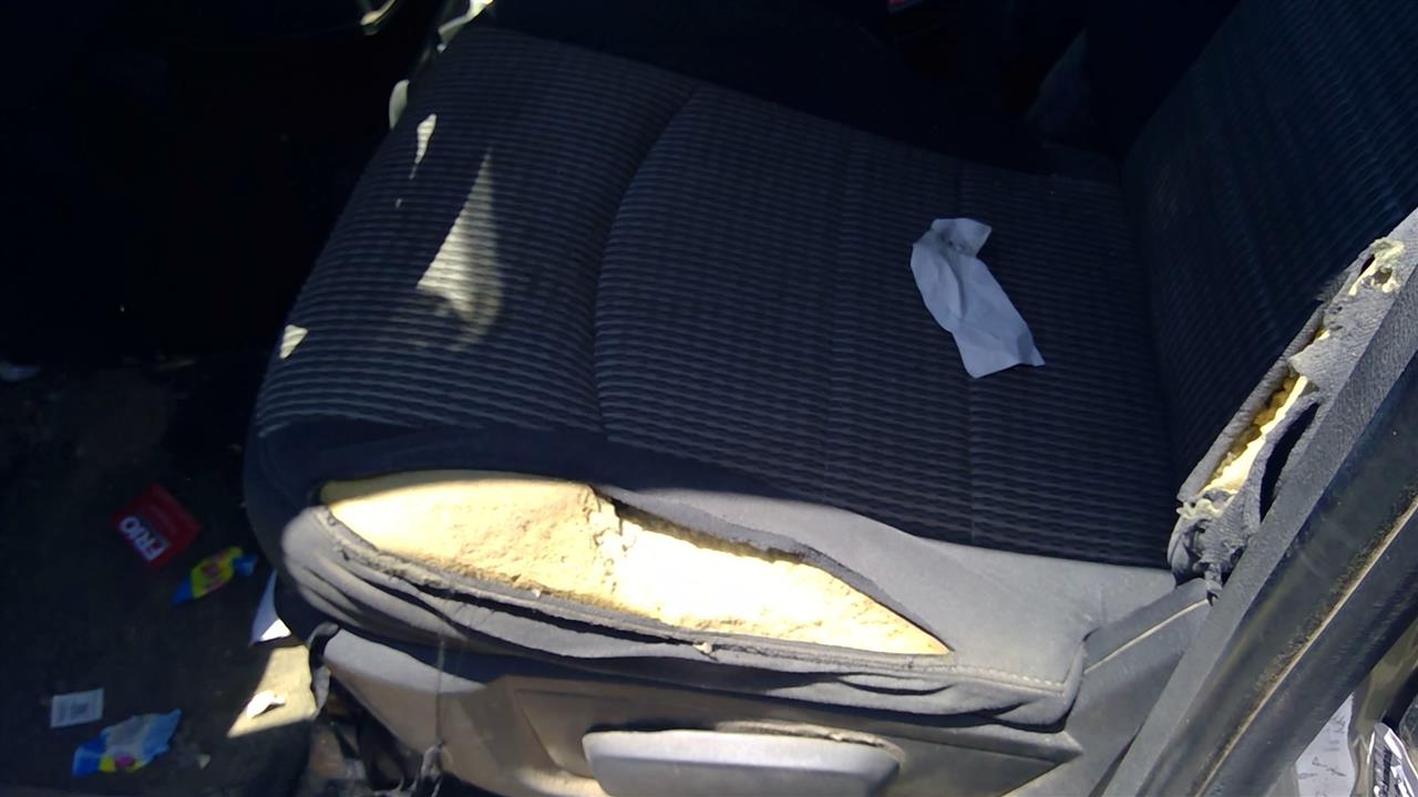 https://f005.backblazeb2.com/file/img-partshotlines-com/Inventory/SW52/Vehicle/19646_03.jpg