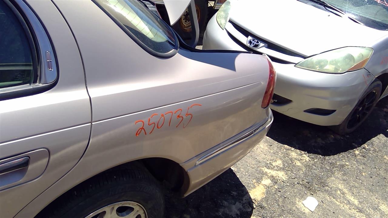https://f005.backblazeb2.com/file/img-partshotlines-com/Inventory/SW52/Vehicle/19733_12.jpg
