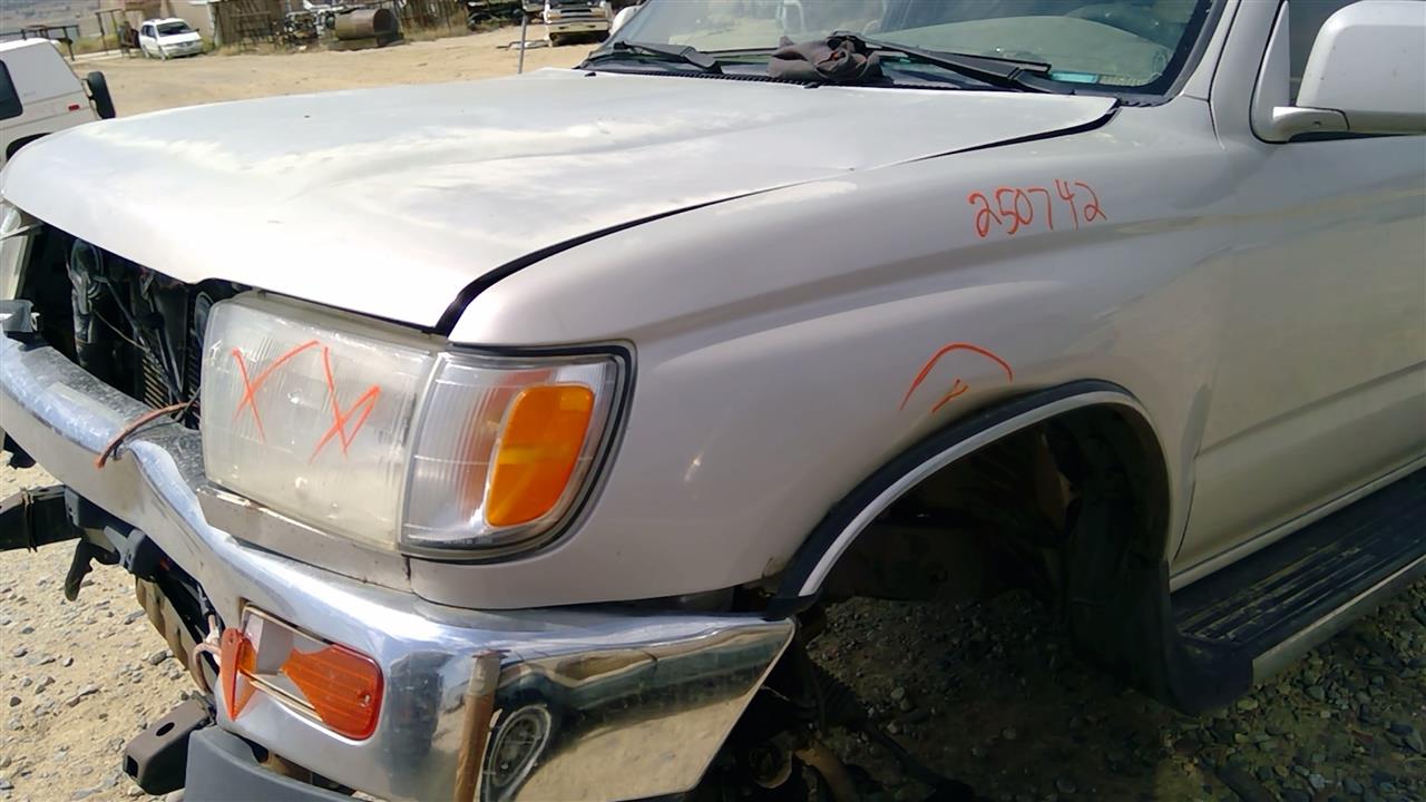 https://f005.backblazeb2.com/file/img-partshotlines-com/Inventory/SW52/Vehicle/19742_08.jpg