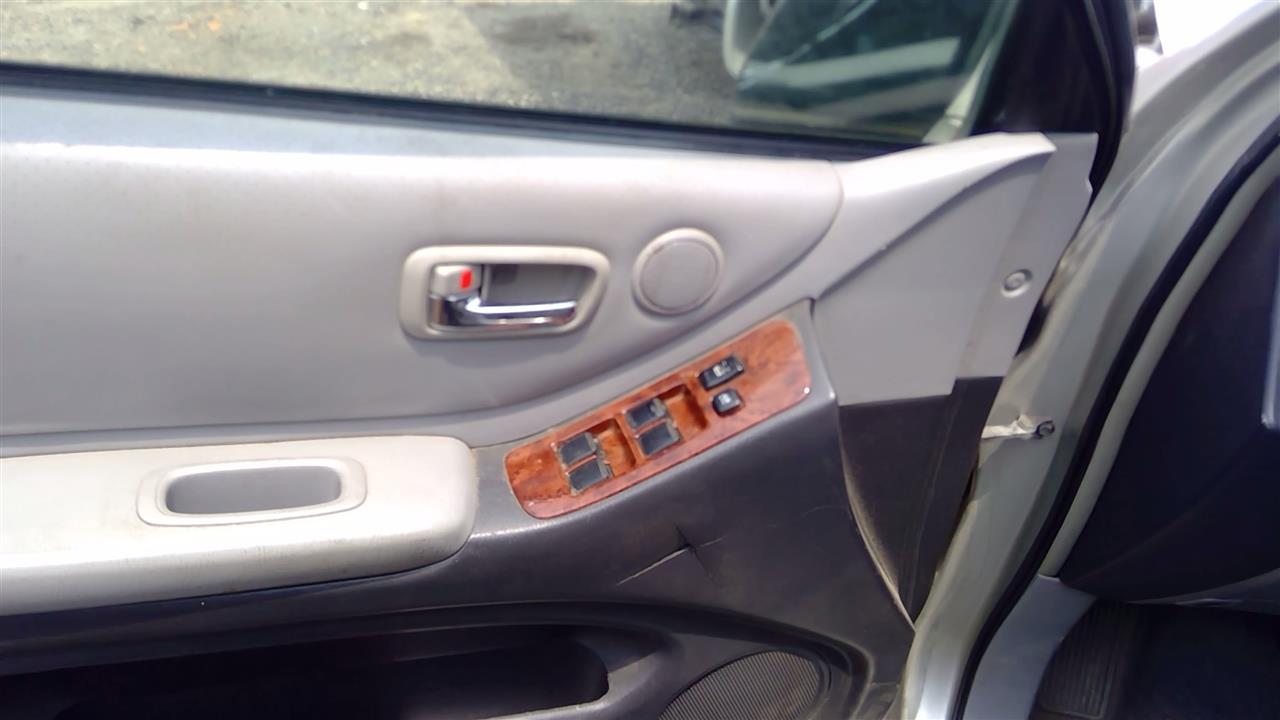 https://f005.backblazeb2.com/file/img-partshotlines-com/Inventory/SW52/Vehicle/19763_02.jpg