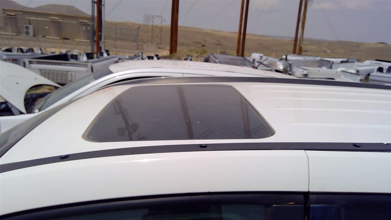 https://f005.backblazeb2.com/file/img-partshotlines-com/Inventory/SW52/Vehicle/19766_04.jpg