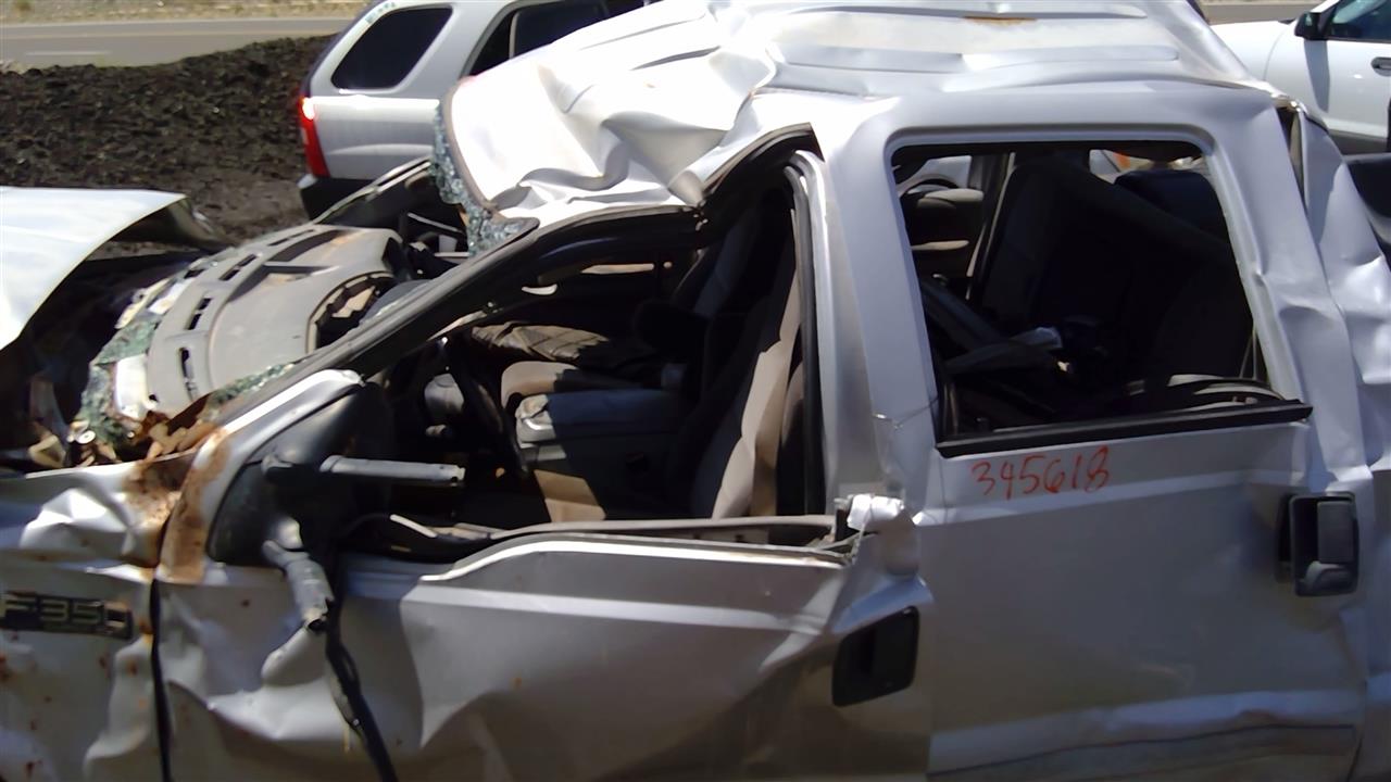 https://f005.backblazeb2.com/file/img-partshotlines-com/Inventory/SW52/Vehicle/19784_08.jpg