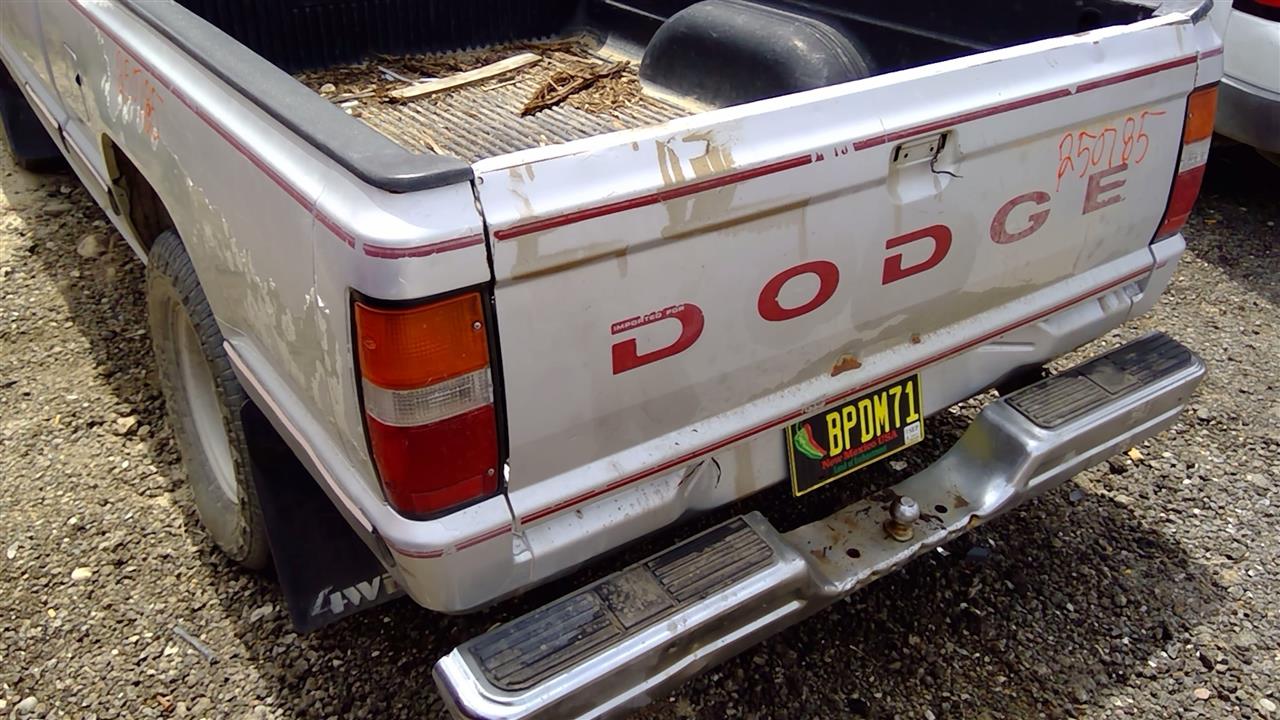 https://f005.backblazeb2.com/file/img-partshotlines-com/Inventory/SW52/Vehicle/19788_13.jpg