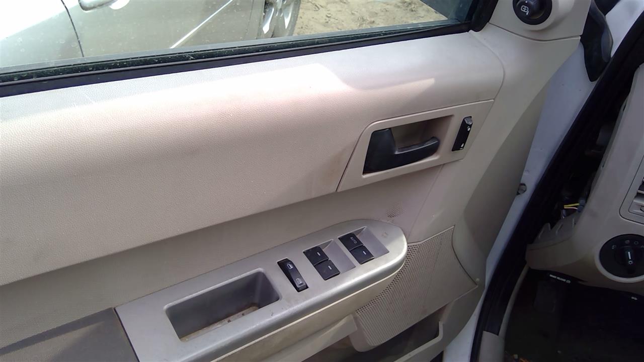 https://f005.backblazeb2.com/file/img-partshotlines-com/Inventory/SW52/Vehicle/19806_02.jpg