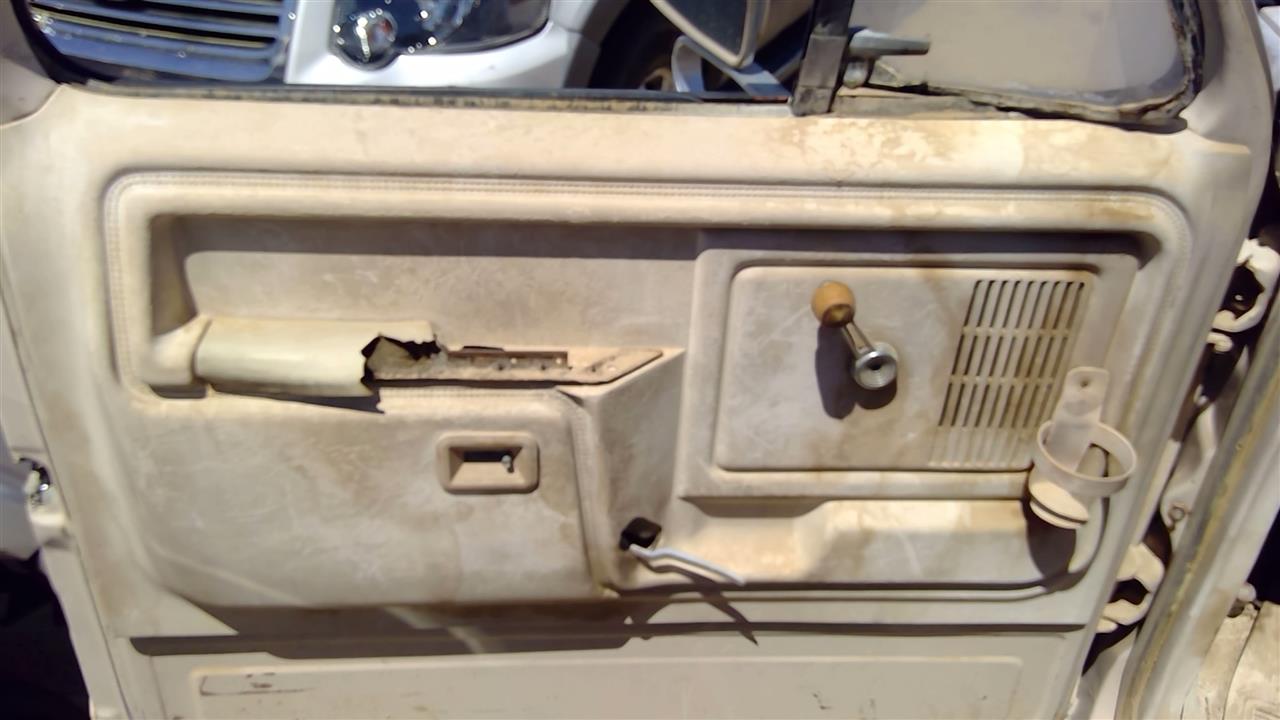 https://f005.backblazeb2.com/file/img-partshotlines-com/Inventory/SW52/Vehicle/19866_02.jpg