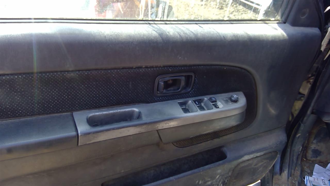 https://f005.backblazeb2.com/file/img-partshotlines-com/Inventory/SW52/Vehicle/19903_02.jpg