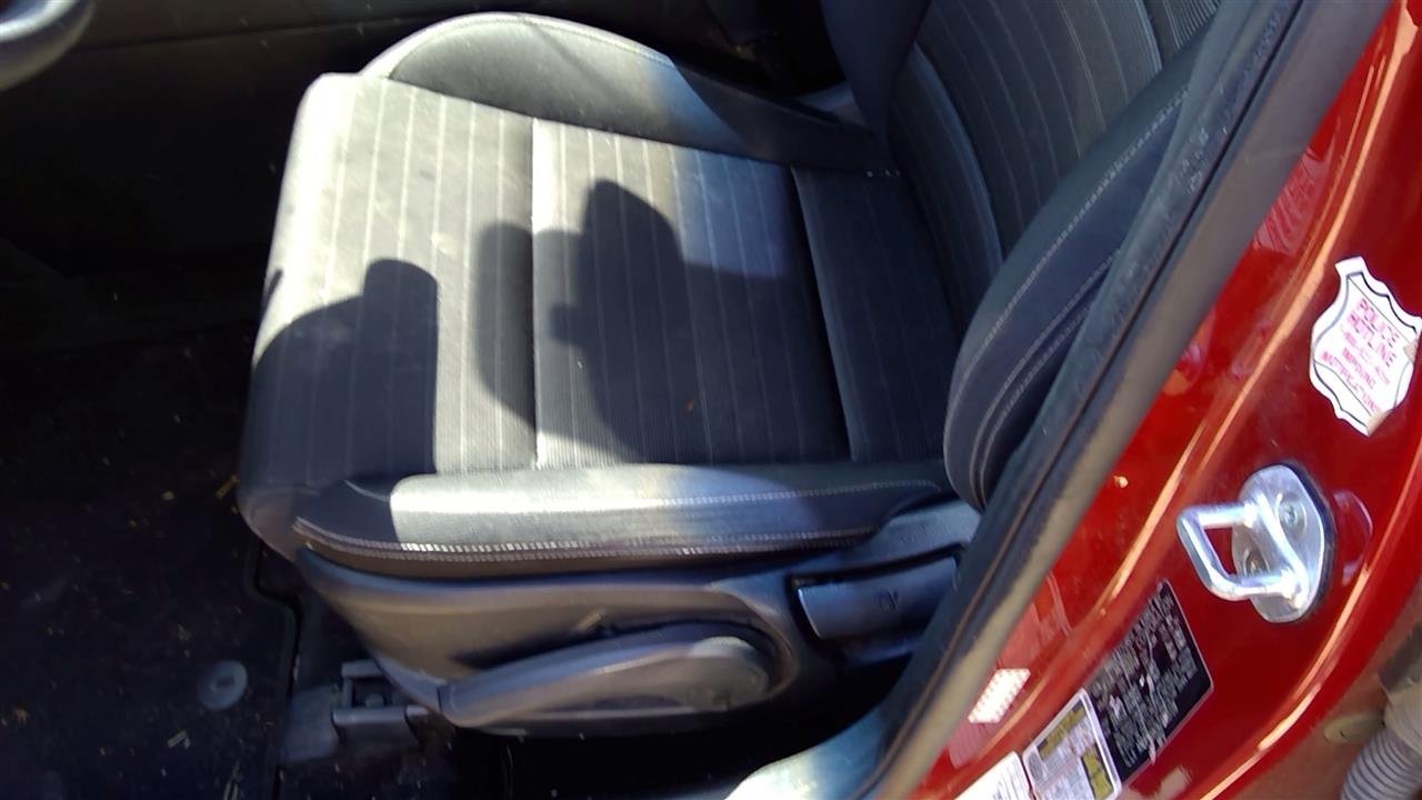 https://f005.backblazeb2.com/file/img-partshotlines-com/Inventory/SW52/Vehicle/19946_03.jpg