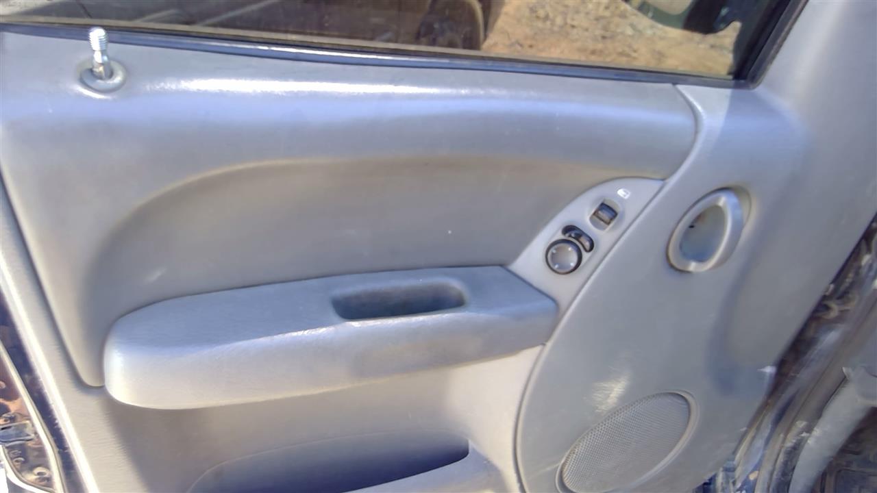 https://f005.backblazeb2.com/file/img-partshotlines-com/Inventory/SW52/Vehicle/19952_02.jpg