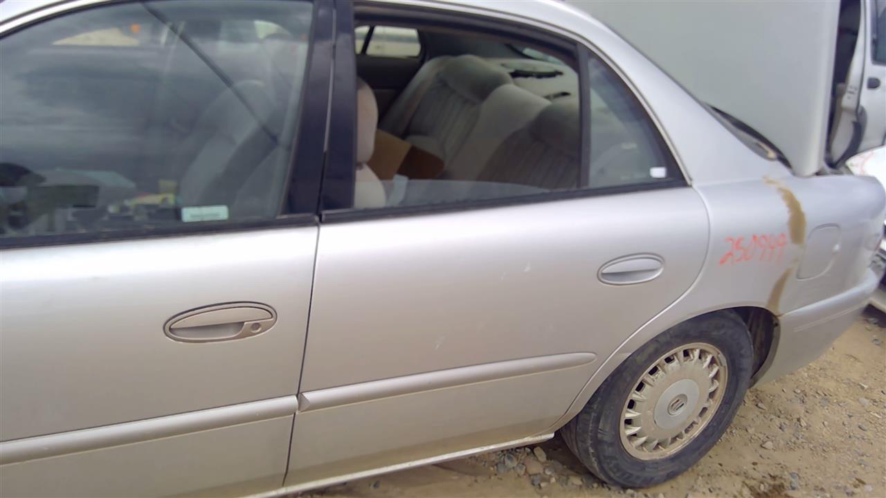 https://f005.backblazeb2.com/file/img-partshotlines-com/Inventory/SW52/Vehicle/19966_12.jpg