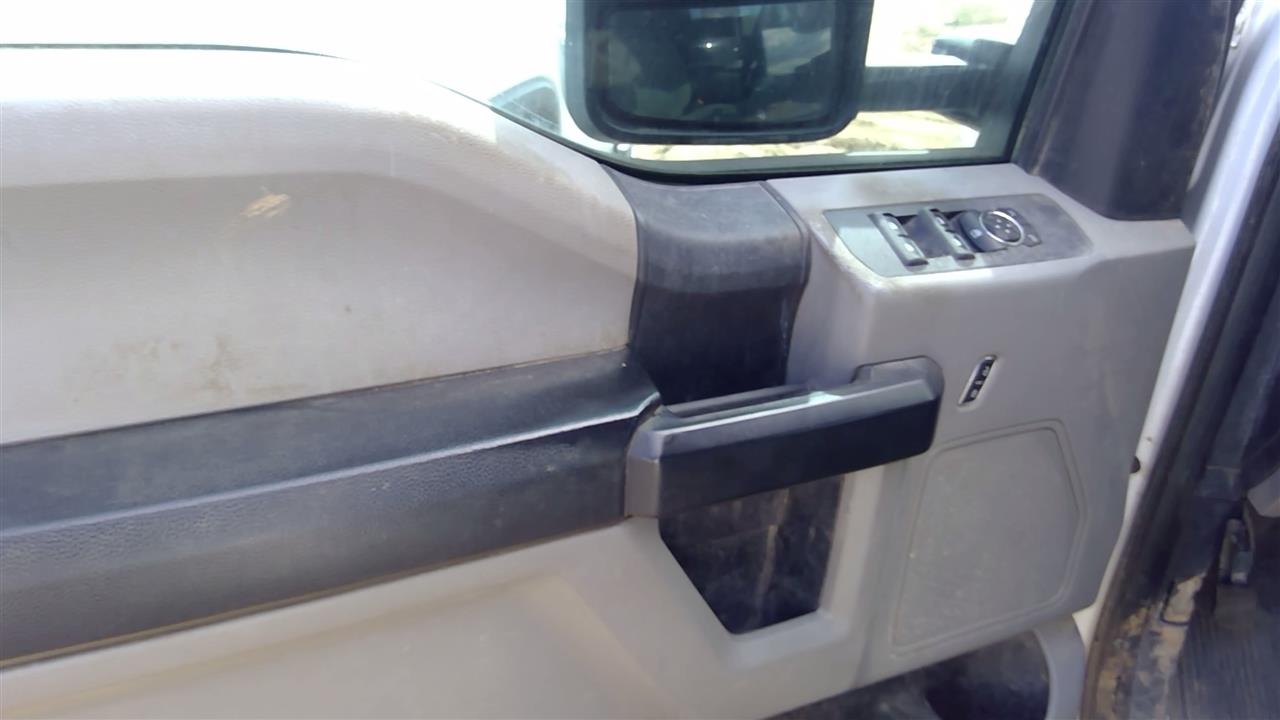 https://f005.backblazeb2.com/file/img-partshotlines-com/Inventory/SW52/Vehicle/19990_02.jpg
