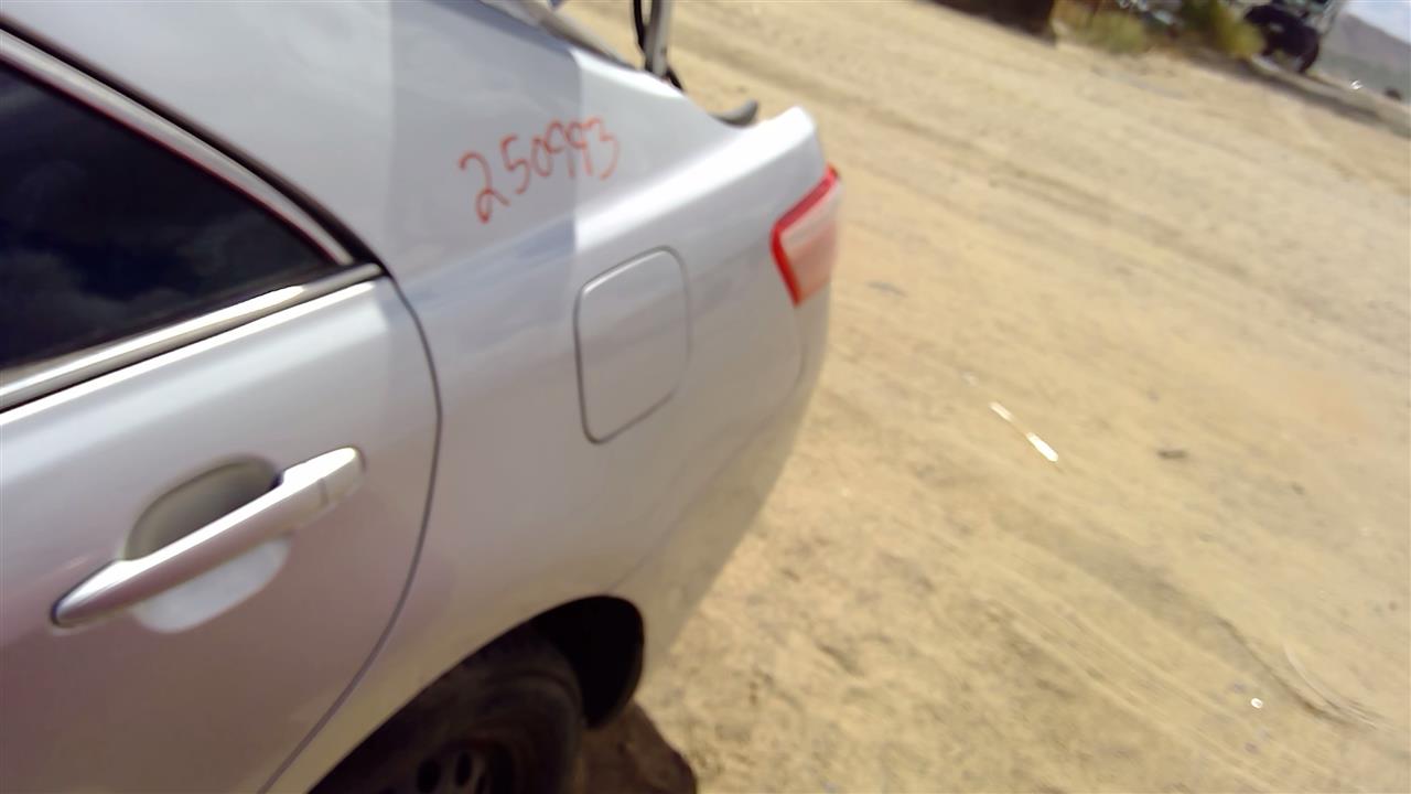 https://f005.backblazeb2.com/file/img-partshotlines-com/Inventory/SW52/Vehicle/20012_13.jpg