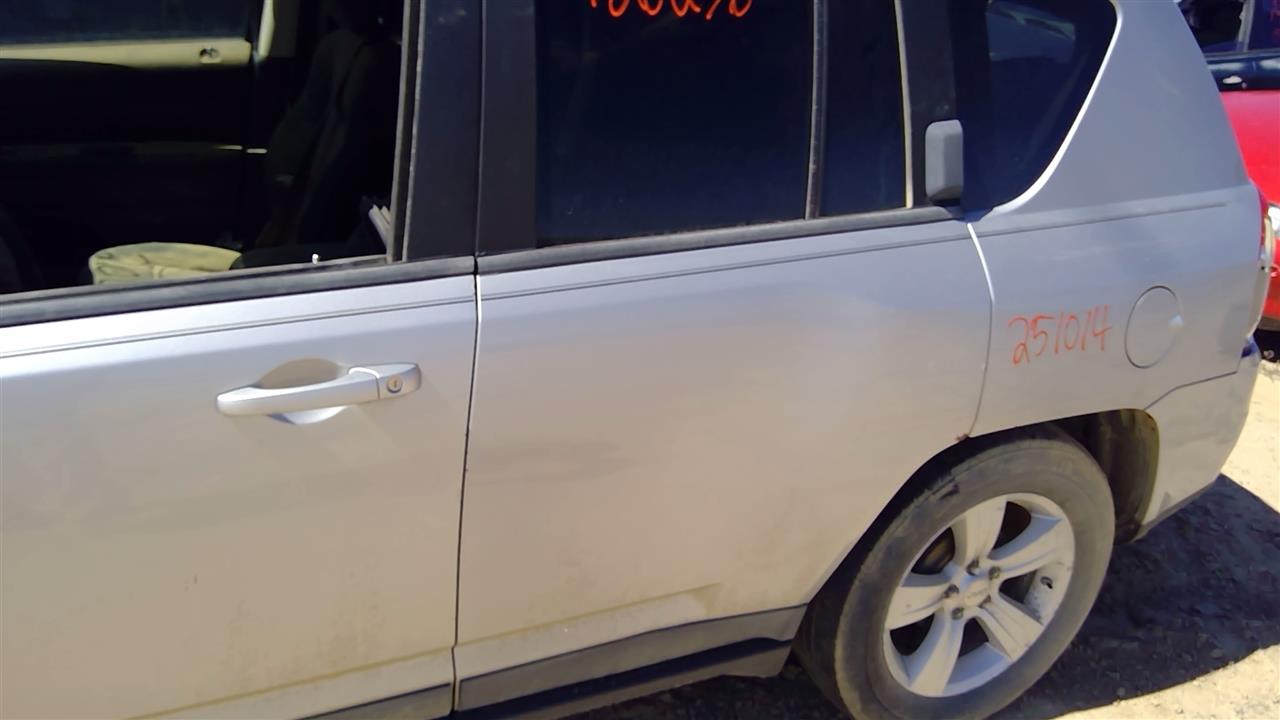 https://f005.backblazeb2.com/file/img-partshotlines-com/Inventory/SW52/Vehicle/20033_11.jpg