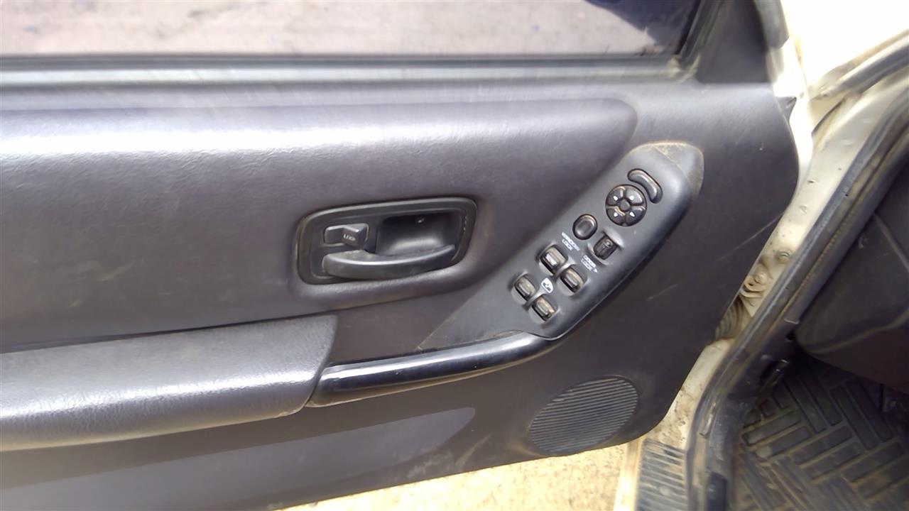 https://f005.backblazeb2.com/file/img-partshotlines-com/Inventory/SW52/Vehicle/20046_03.jpg