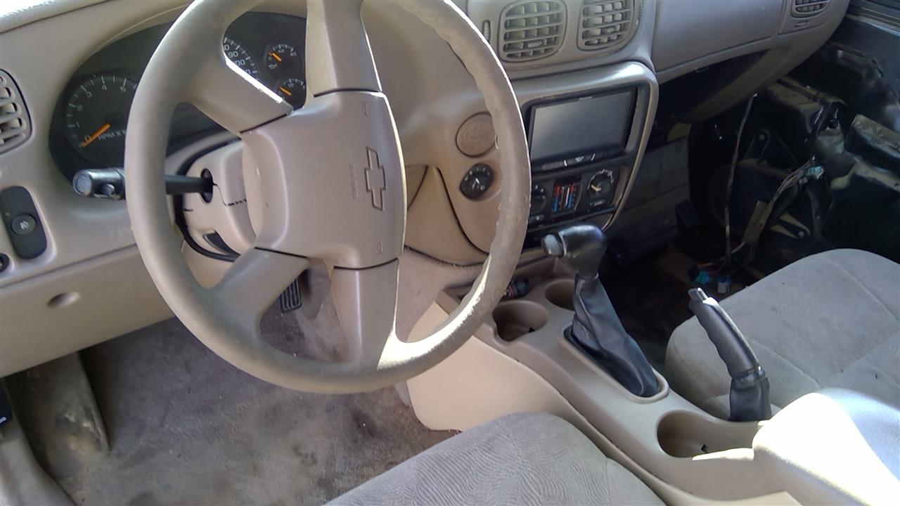 https://f005.backblazeb2.com/file/img-partshotlines-com/Inventory/SW52/Vehicle/20049_02.jpg