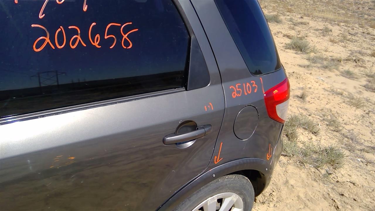 https://f005.backblazeb2.com/file/img-partshotlines-com/Inventory/SW52/Vehicle/20052_13.jpg