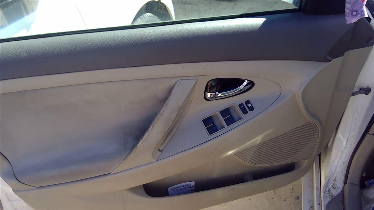 https://f005.backblazeb2.com/file/img-partshotlines-com/Inventory/SW52/Vehicle/20058_02.jpg