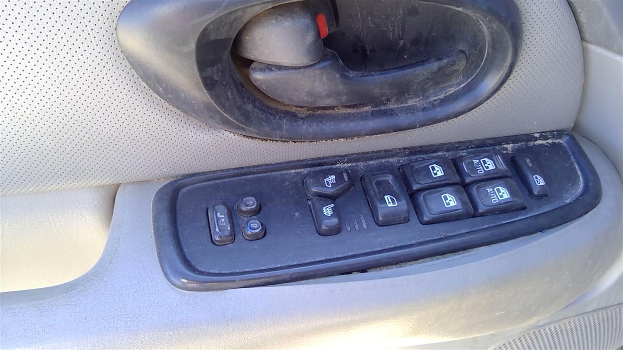 https://f005.backblazeb2.com/file/img-partshotlines-com/Inventory/SW52/Vehicle/20066_02.jpg
