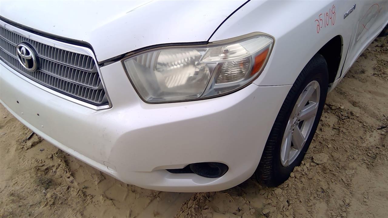 https://f005.backblazeb2.com/file/img-partshotlines-com/Inventory/SW52/Vehicle/20069_09.jpg