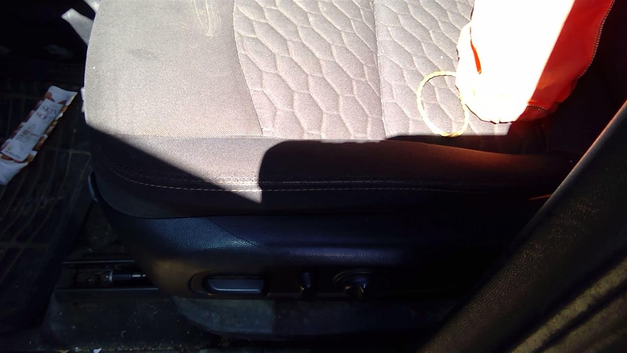 https://f005.backblazeb2.com/file/img-partshotlines-com/Inventory/SW52/Vehicle/20079_03.jpg