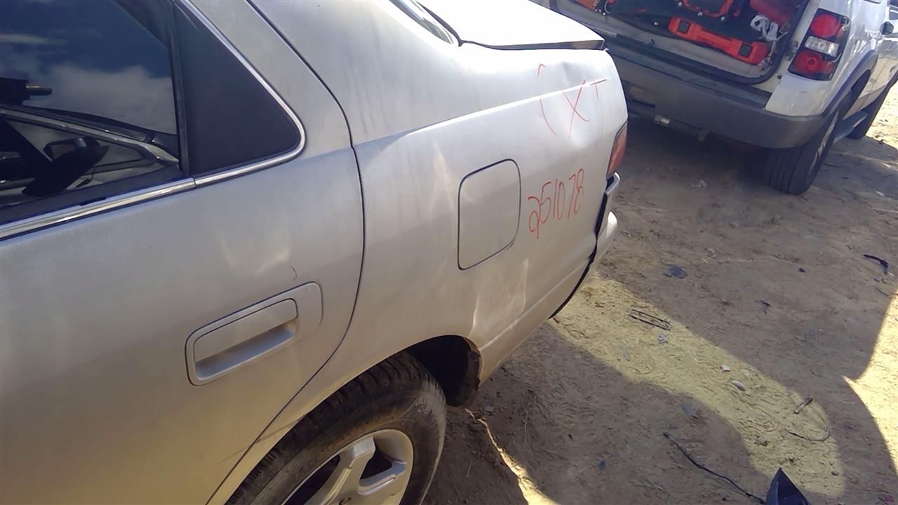 https://f005.backblazeb2.com/file/img-partshotlines-com/Inventory/SW52/Vehicle/20100_12.jpg