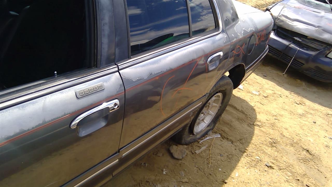 https://f005.backblazeb2.com/file/img-partshotlines-com/Inventory/SW52/Vehicle/20106_12.jpg