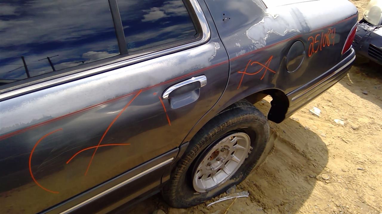 https://f005.backblazeb2.com/file/img-partshotlines-com/Inventory/SW52/Vehicle/20106_13.jpg