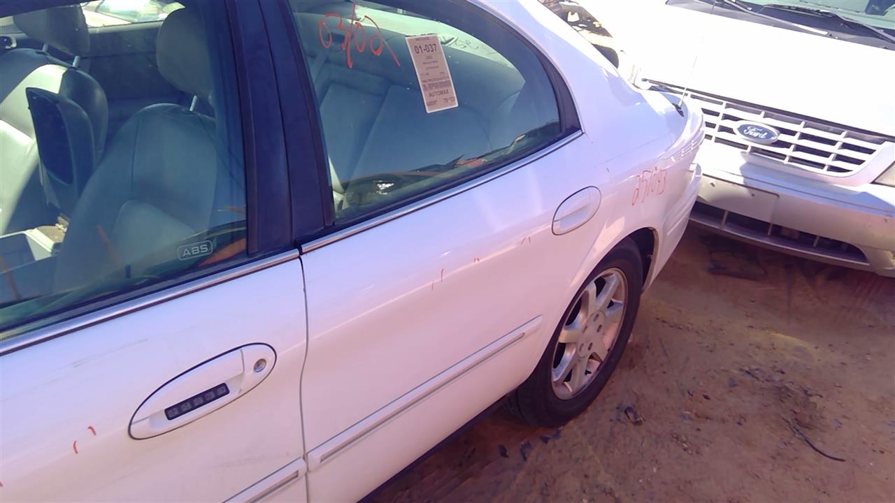 https://f005.backblazeb2.com/file/img-partshotlines-com/Inventory/SW52/Vehicle/20115_11.jpg