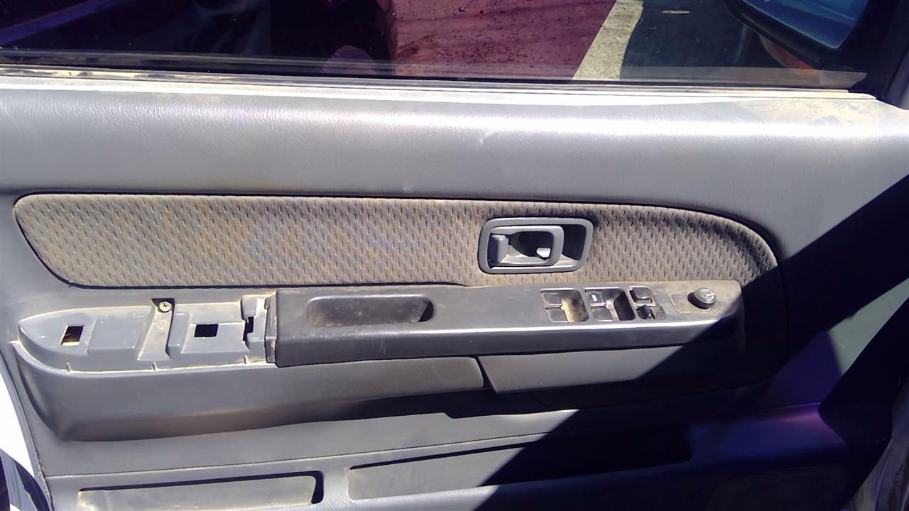 https://f005.backblazeb2.com/file/img-partshotlines-com/Inventory/SW52/Vehicle/20121_02.jpg