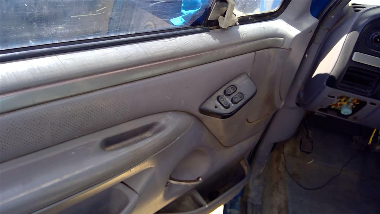 https://f005.backblazeb2.com/file/img-partshotlines-com/Inventory/SW52/Vehicle/20128_02.jpg