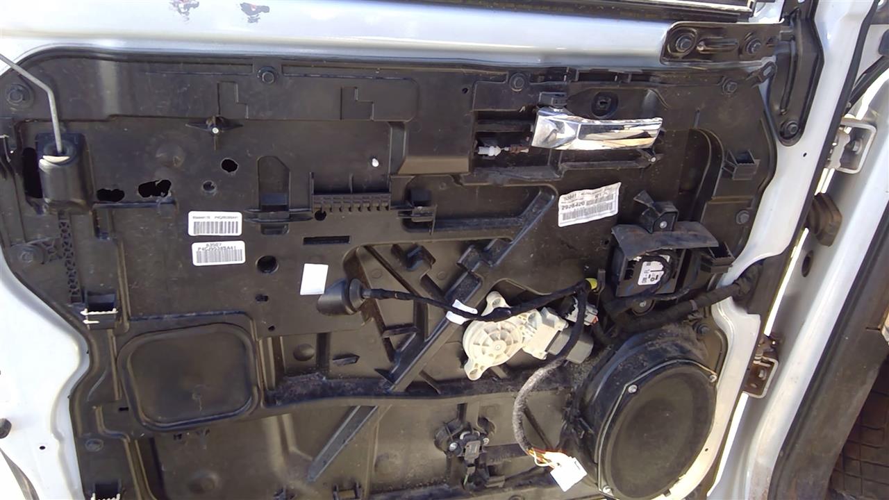 https://f005.backblazeb2.com/file/img-partshotlines-com/Inventory/SW52/Vehicle/20130_02.jpg