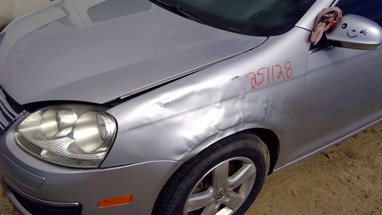 https://f005.backblazeb2.com/file/img-partshotlines-com/Inventory/SW52/Vehicle/20150_09.jpg