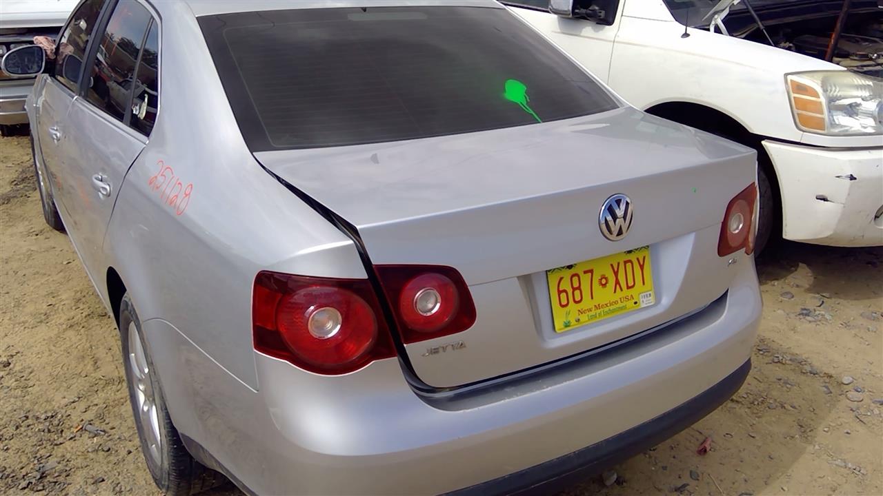 https://f005.backblazeb2.com/file/img-partshotlines-com/Inventory/SW52/Vehicle/20150_13.jpg