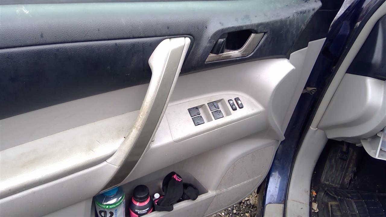 https://f005.backblazeb2.com/file/img-partshotlines-com/Inventory/SW52/Vehicle/20159_02.jpg