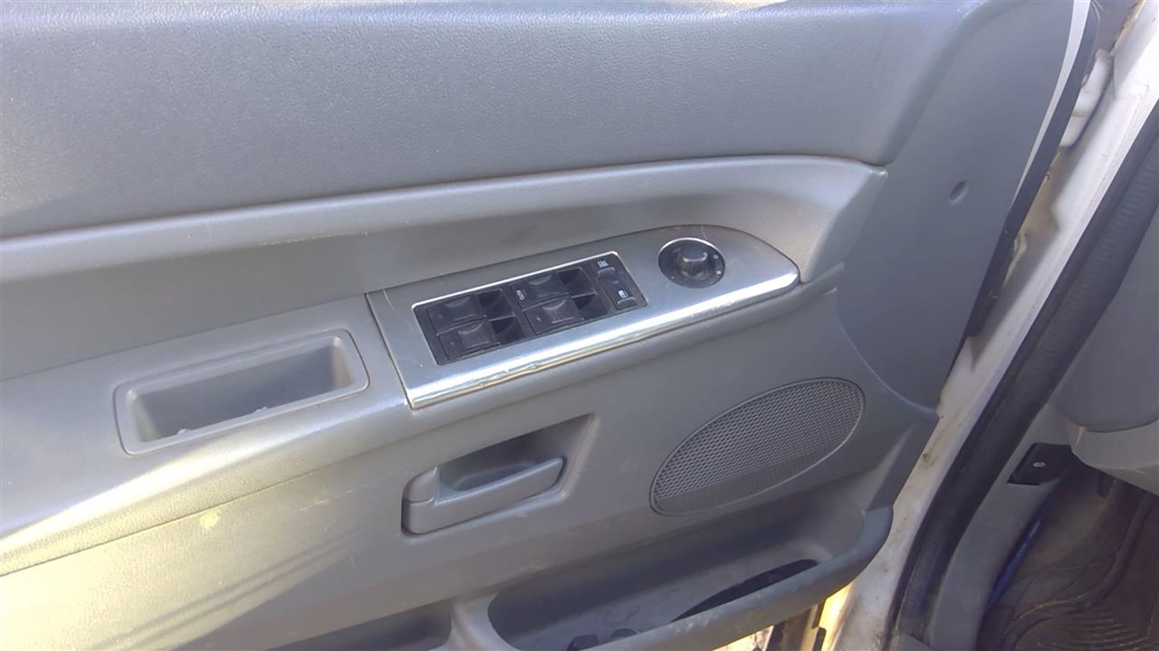 https://f005.backblazeb2.com/file/img-partshotlines-com/Inventory/SW52/Vehicle/20171_05.jpg