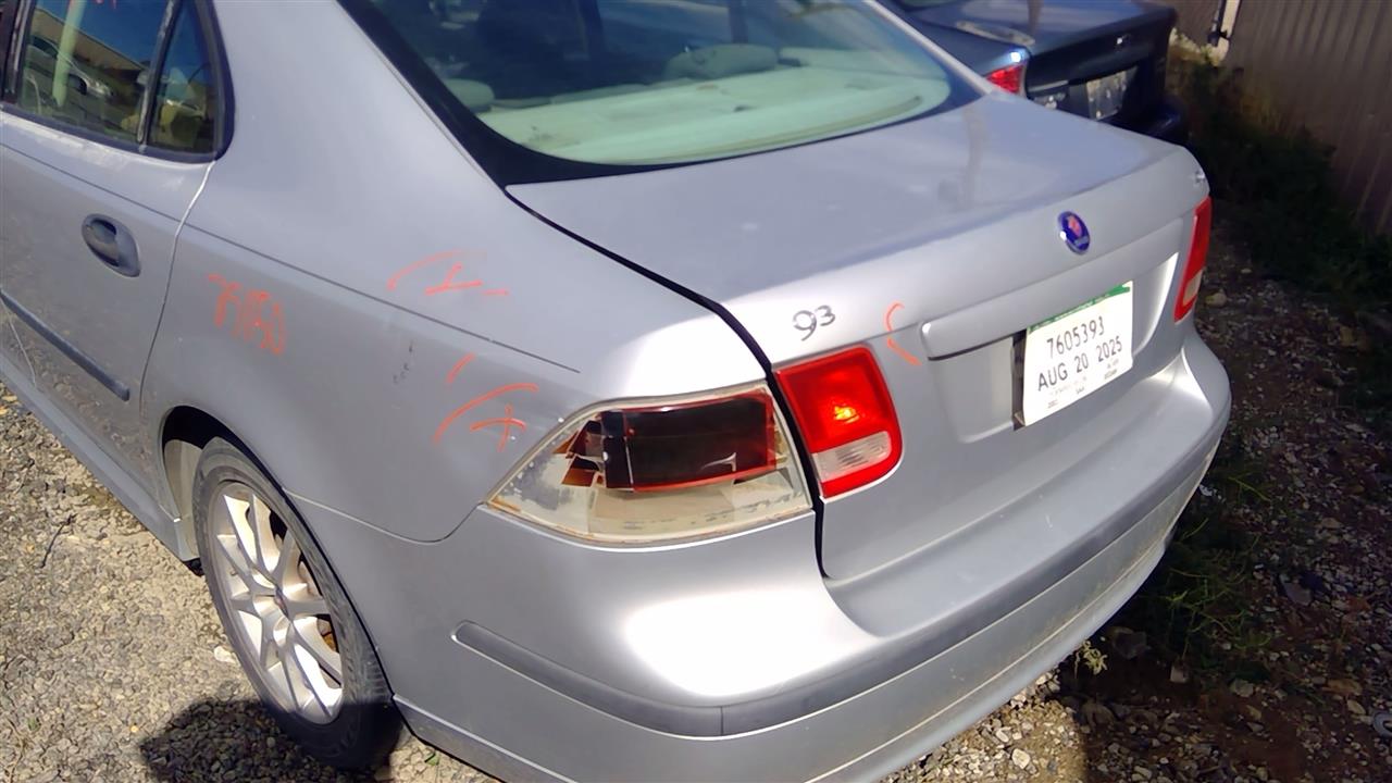 https://f005.backblazeb2.com/file/img-partshotlines-com/Inventory/SW52/Vehicle/20172_13.jpg