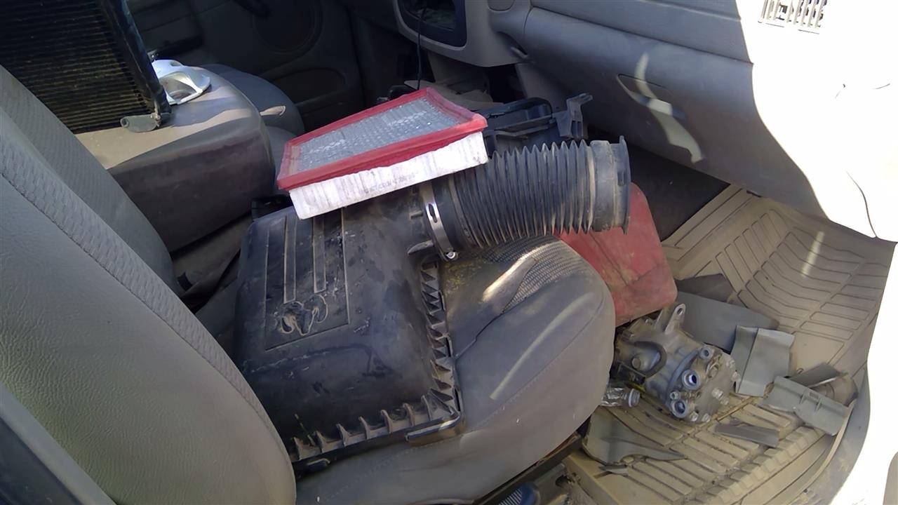 https://f005.backblazeb2.com/file/img-partshotlines-com/Inventory/SW52/Vehicle/20178_09.jpg