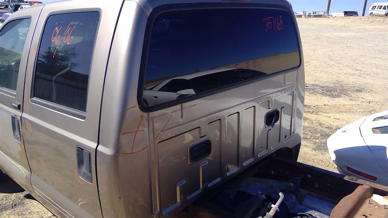 https://f005.backblazeb2.com/file/img-partshotlines-com/Inventory/SW52/Vehicle/20191_13.jpg