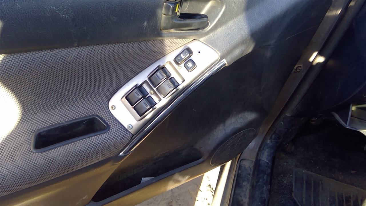 https://f005.backblazeb2.com/file/img-partshotlines-com/Inventory/SW52/Vehicle/20197_02.jpg