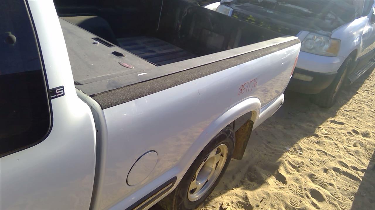 https://f005.backblazeb2.com/file/img-partshotlines-com/Inventory/SW52/Vehicle/20199_12.jpg