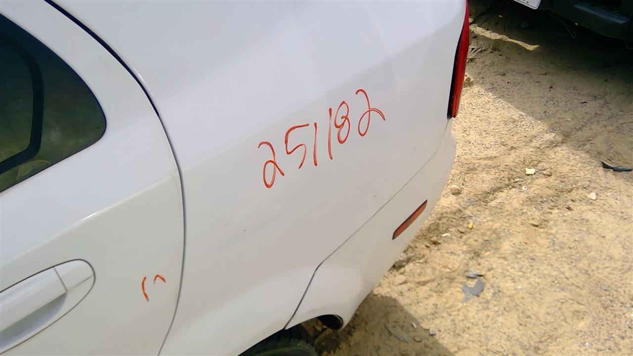 https://f005.backblazeb2.com/file/img-partshotlines-com/Inventory/SW52/Vehicle/20205_12.jpg