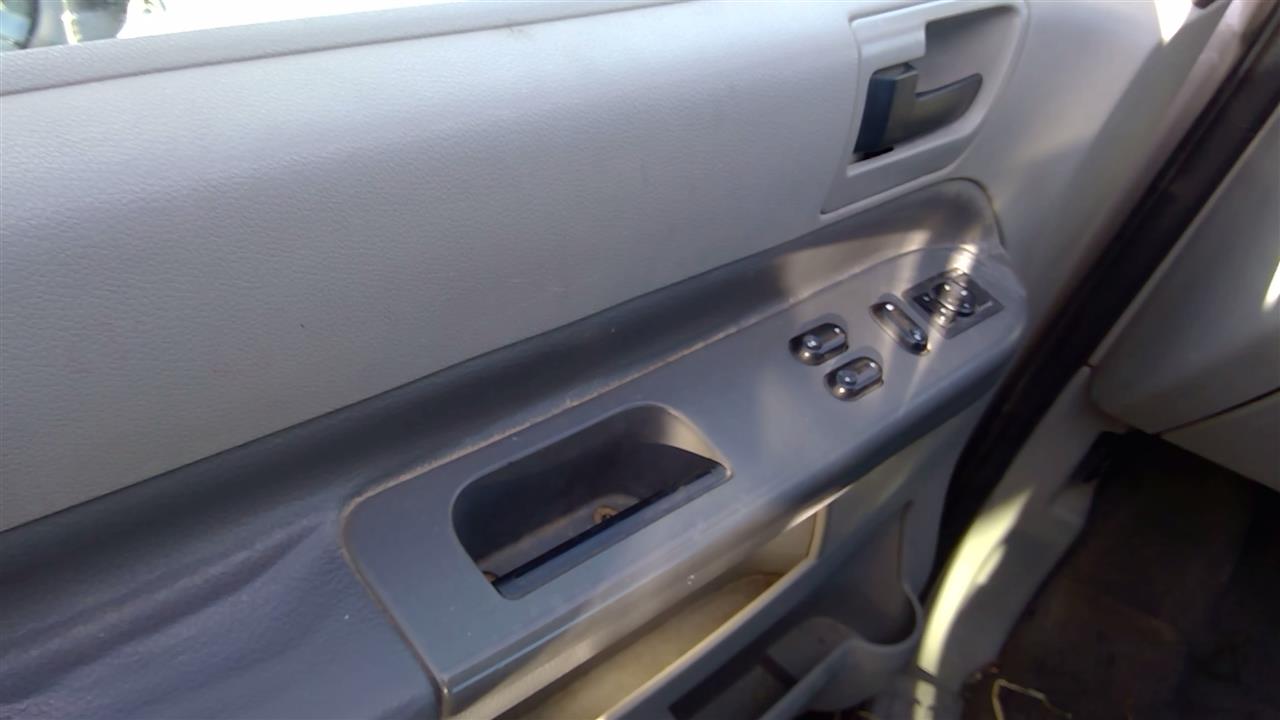 https://f005.backblazeb2.com/file/img-partshotlines-com/Inventory/SW52/Vehicle/20207_02.jpg