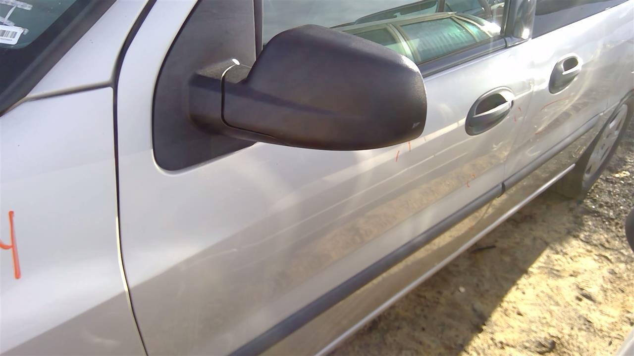 https://f005.backblazeb2.com/file/img-partshotlines-com/Inventory/SW52/Vehicle/20207_10.jpg