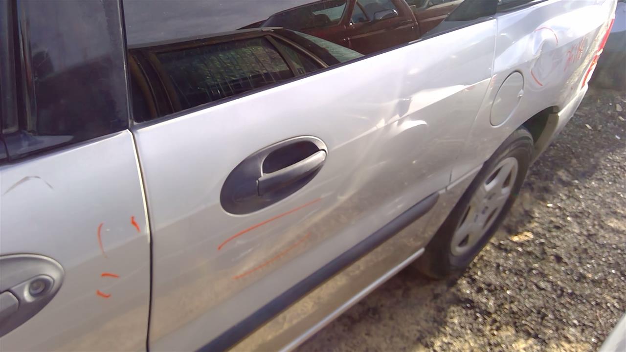 https://f005.backblazeb2.com/file/img-partshotlines-com/Inventory/SW52/Vehicle/20207_12.jpg