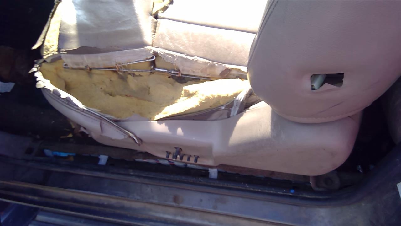 https://f005.backblazeb2.com/file/img-partshotlines-com/Inventory/SW52/Vehicle/20213_03.jpg