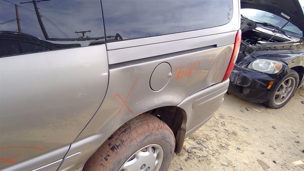 https://f005.backblazeb2.com/file/img-partshotlines-com/Inventory/SW52/Vehicle/20230_13.jpg