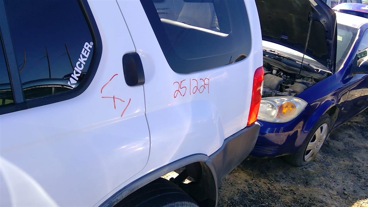 https://f005.backblazeb2.com/file/img-partshotlines-com/Inventory/SW52/Vehicle/20254_12.jpg