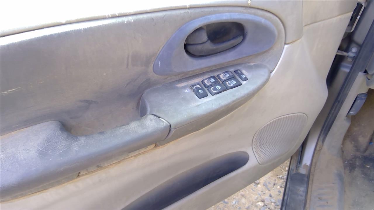 https://f005.backblazeb2.com/file/img-partshotlines-com/Inventory/SW52/Vehicle/20287_02.jpg