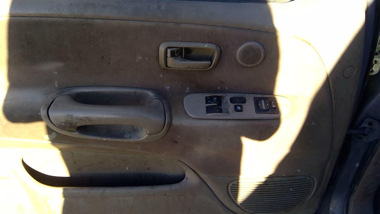 https://f005.backblazeb2.com/file/img-partshotlines-com/Inventory/SW52/Vehicle/20302_02.jpg