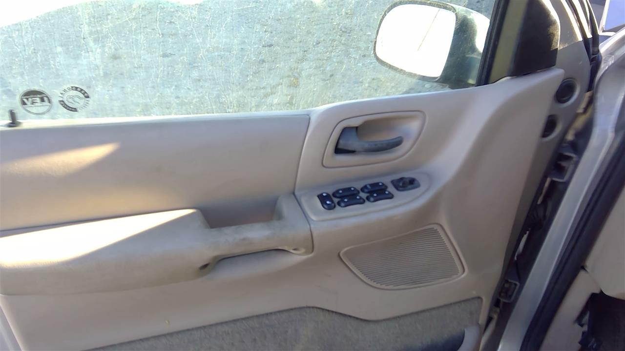 https://f005.backblazeb2.com/file/img-partshotlines-com/Inventory/SW52/Vehicle/20303_02.jpg