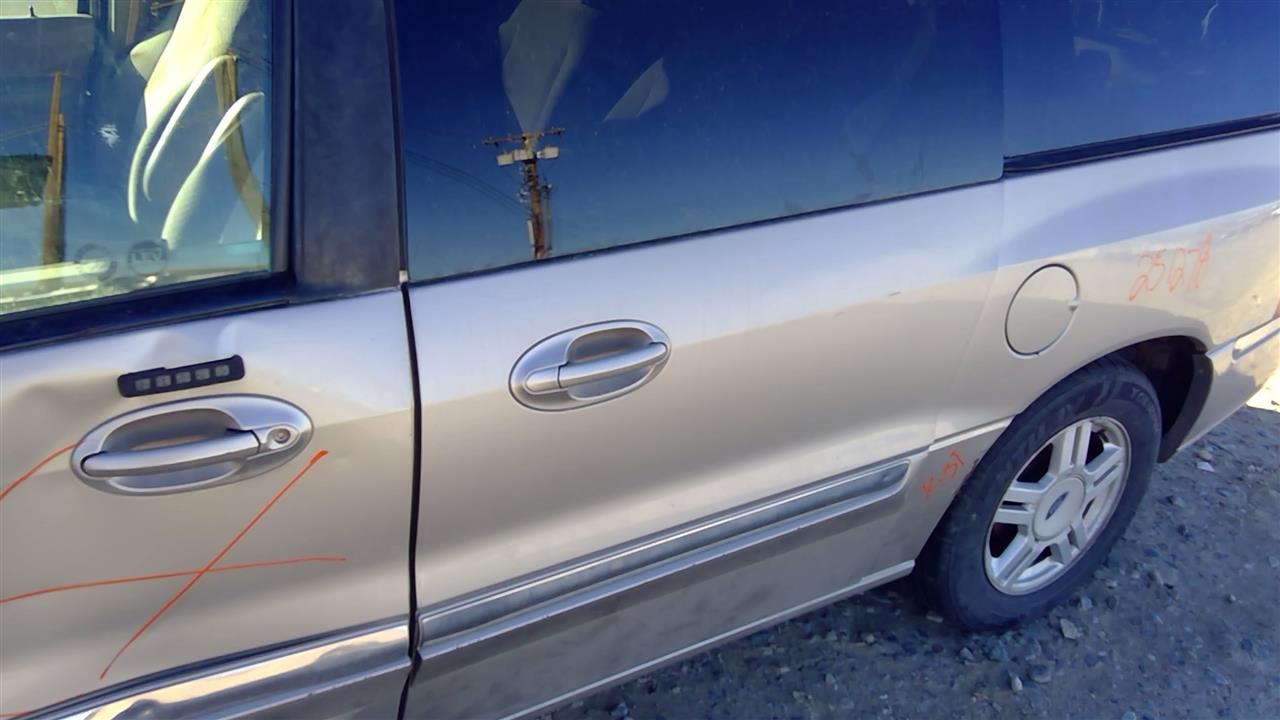https://f005.backblazeb2.com/file/img-partshotlines-com/Inventory/SW52/Vehicle/20303_11.jpg